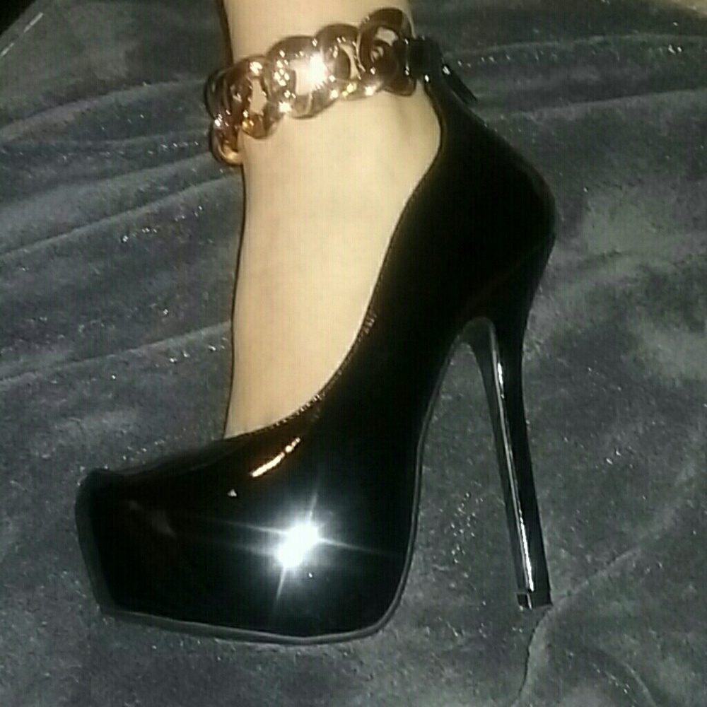 Charlotte Russ heels